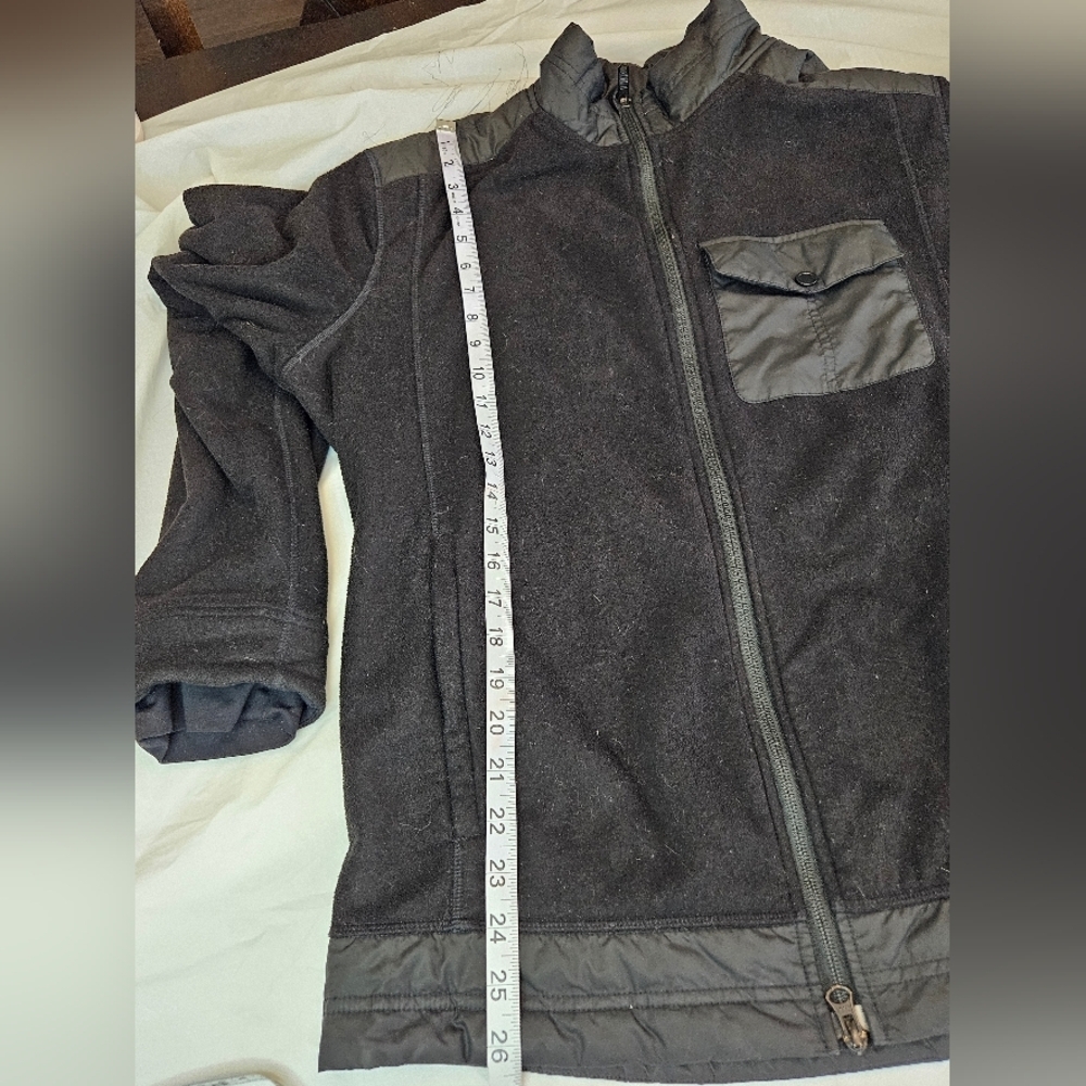 Lululemon Men's Full Zip-Up Fleece. Measurements in pictures - Picture 11 of 15